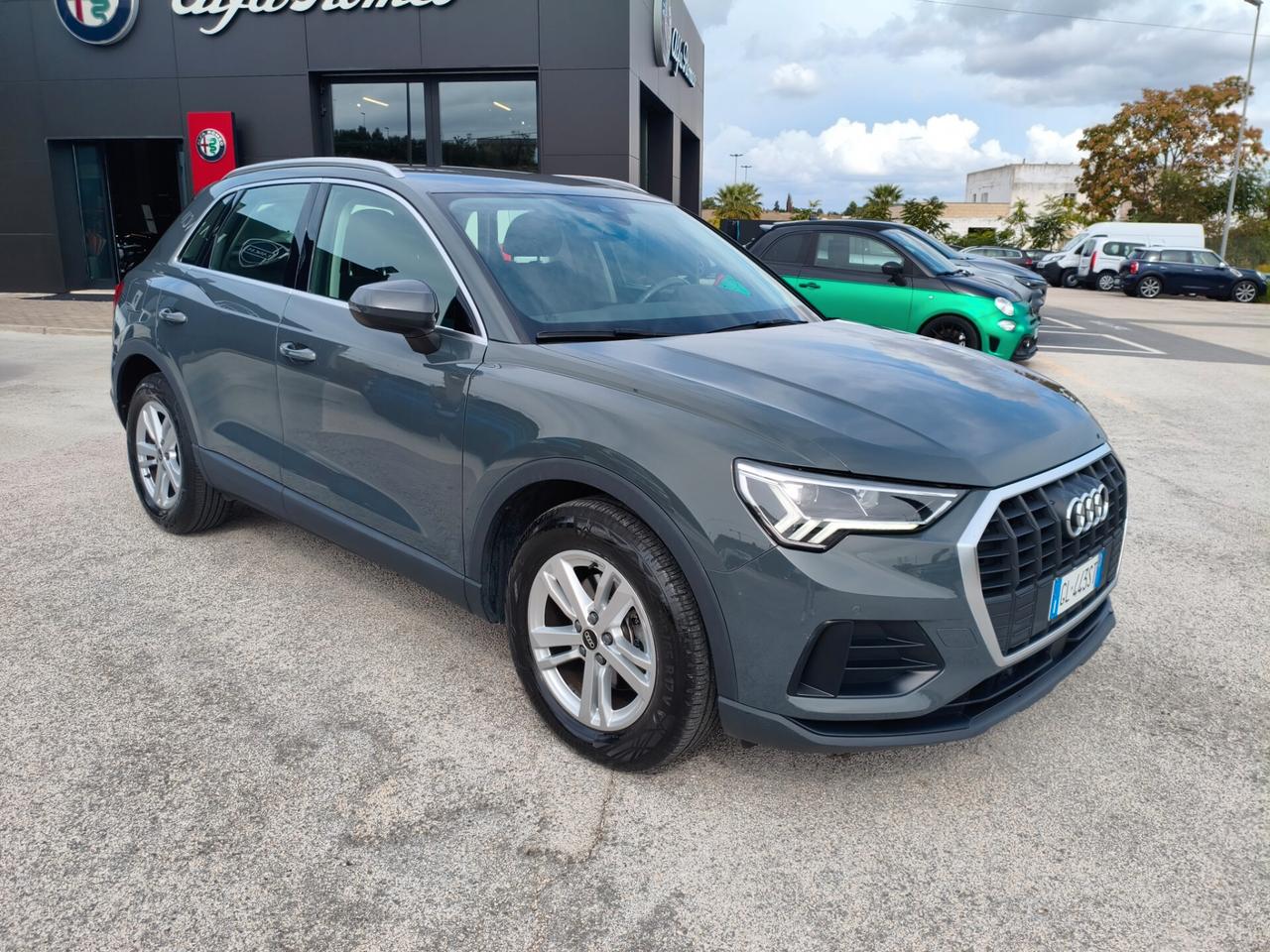 Audi Q3 35 TDI S tronic Business