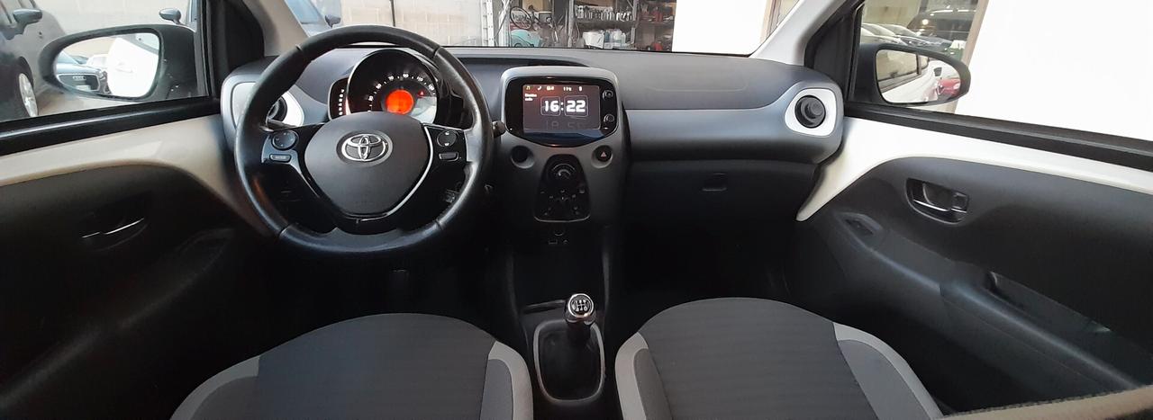 Toyota Aygo 1.0 VVT-i 72 CV 5 porte x-business