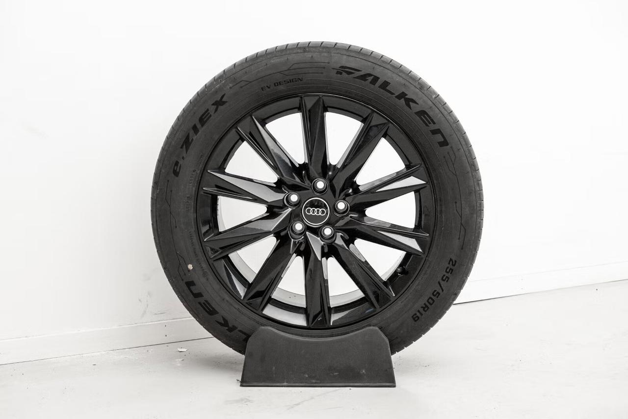 Audi Q4 e-tron 45 quattro Black Edition