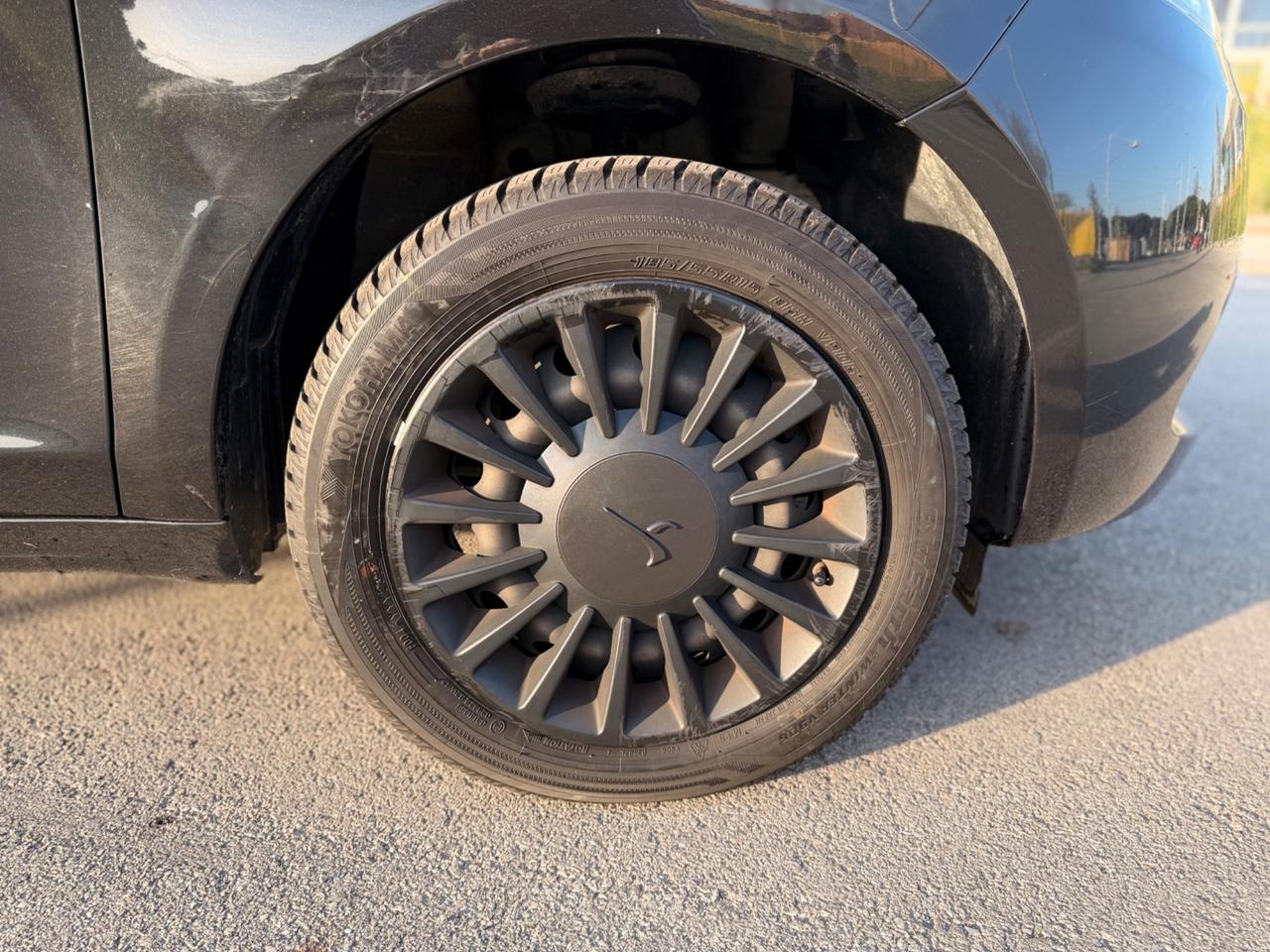 Lancia Ypsilon 1.0 FireFly 5 porte S&S Hybrid Alberta Ferretti