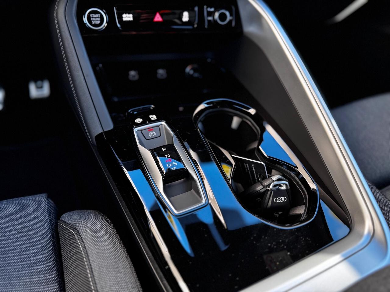 Audi Q5 SPB TDI quattro S tronic line, Aziendale estera