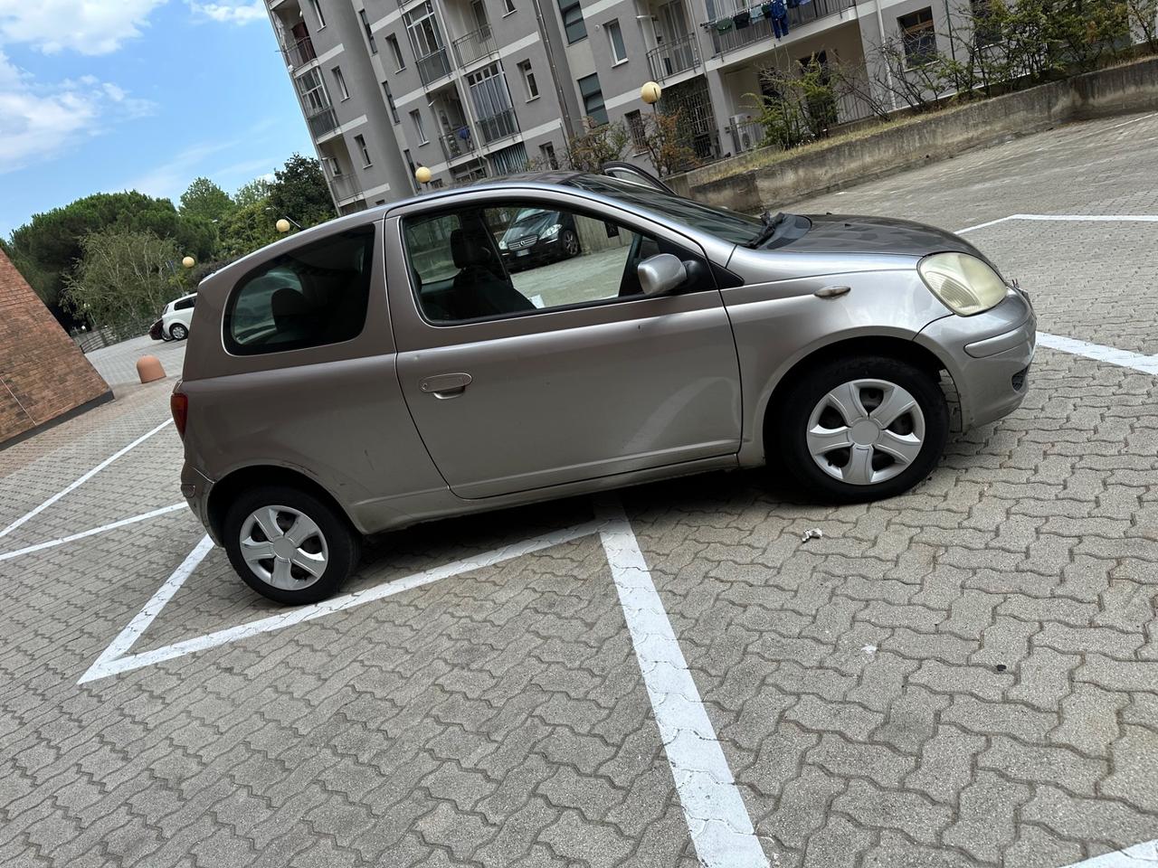 Toyota Yaris Verso 1.3i 16V cat Luna '03
