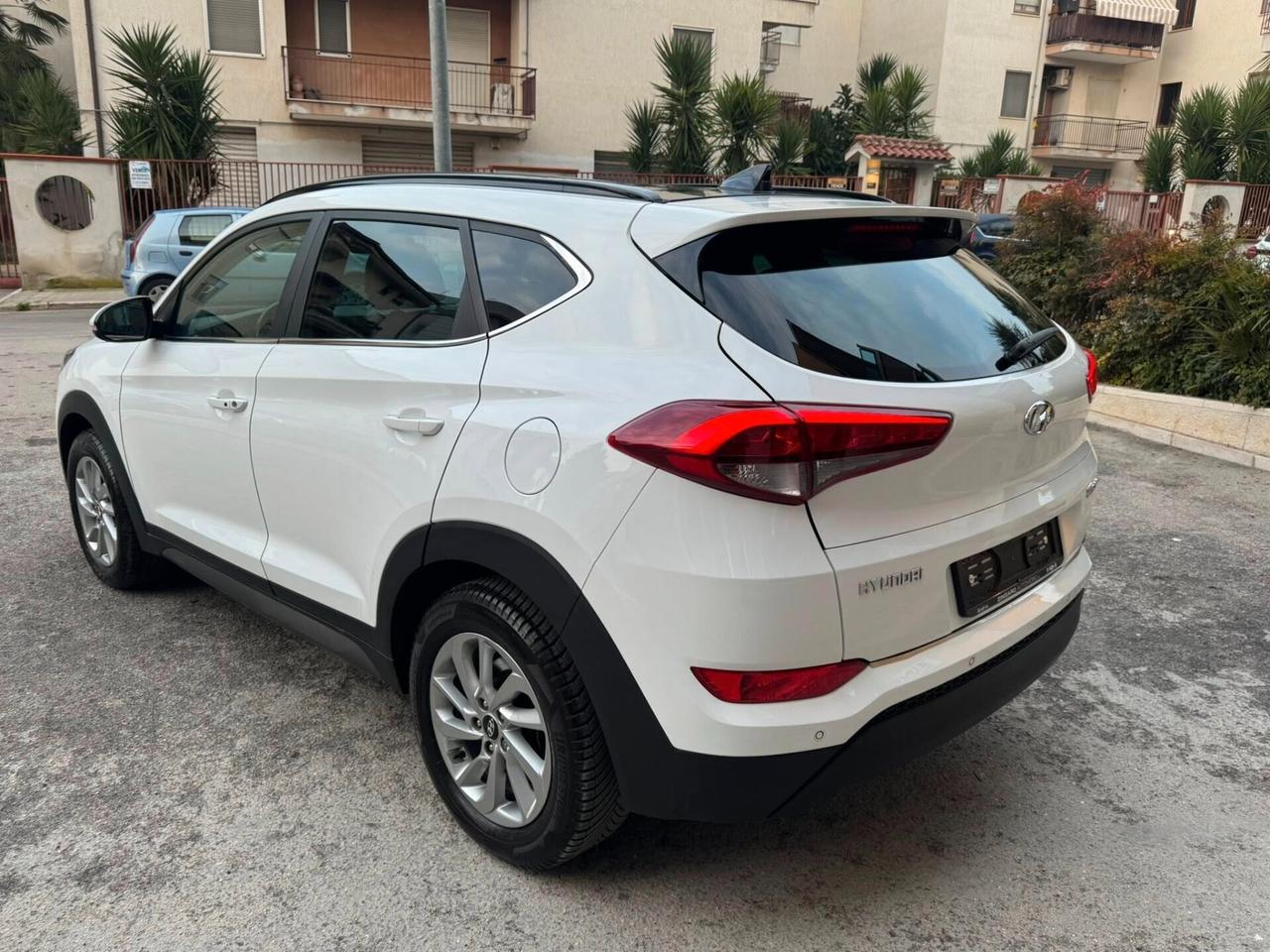 HYUNDAI TUCSON 1.7 CRDI 115 CV. TETTO APRIB.+NAVI