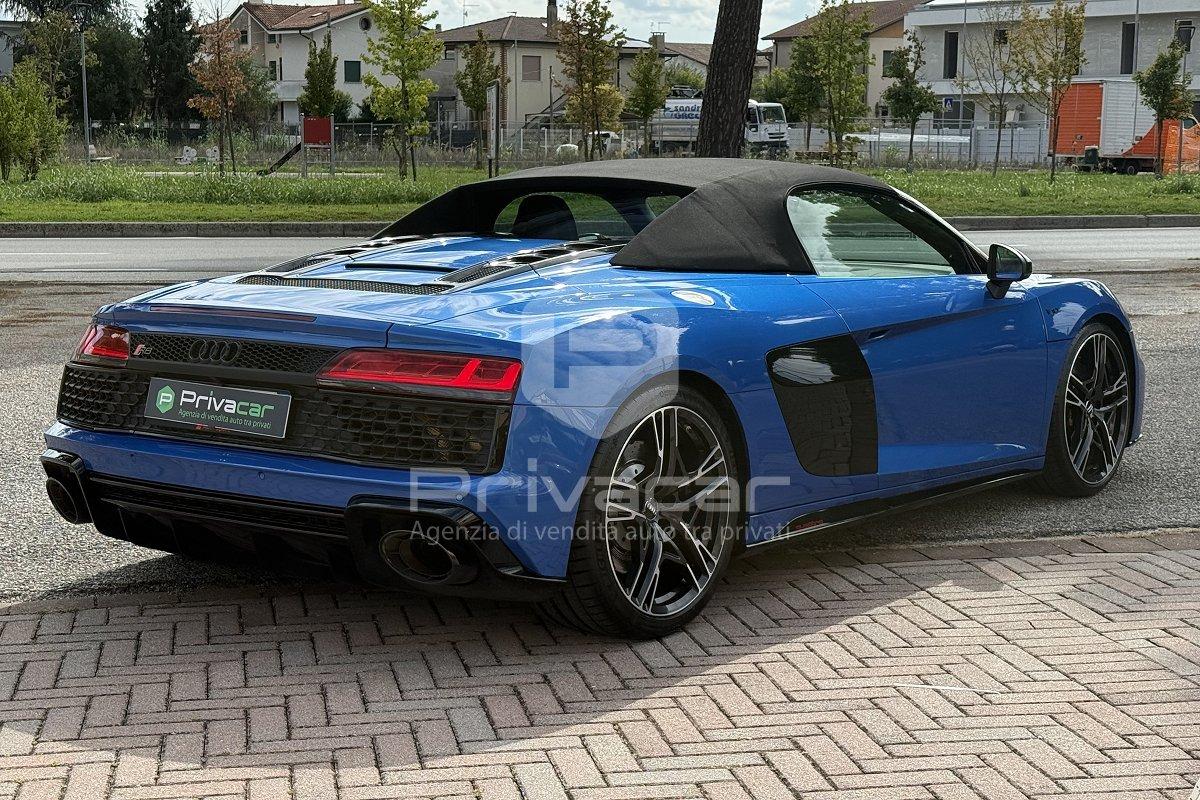 AUDI R8 Spyder V10 quattro S tronic