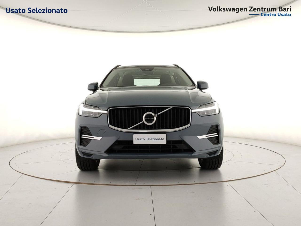 Volvo XC60 2.0 b4 momentum pro awd auto