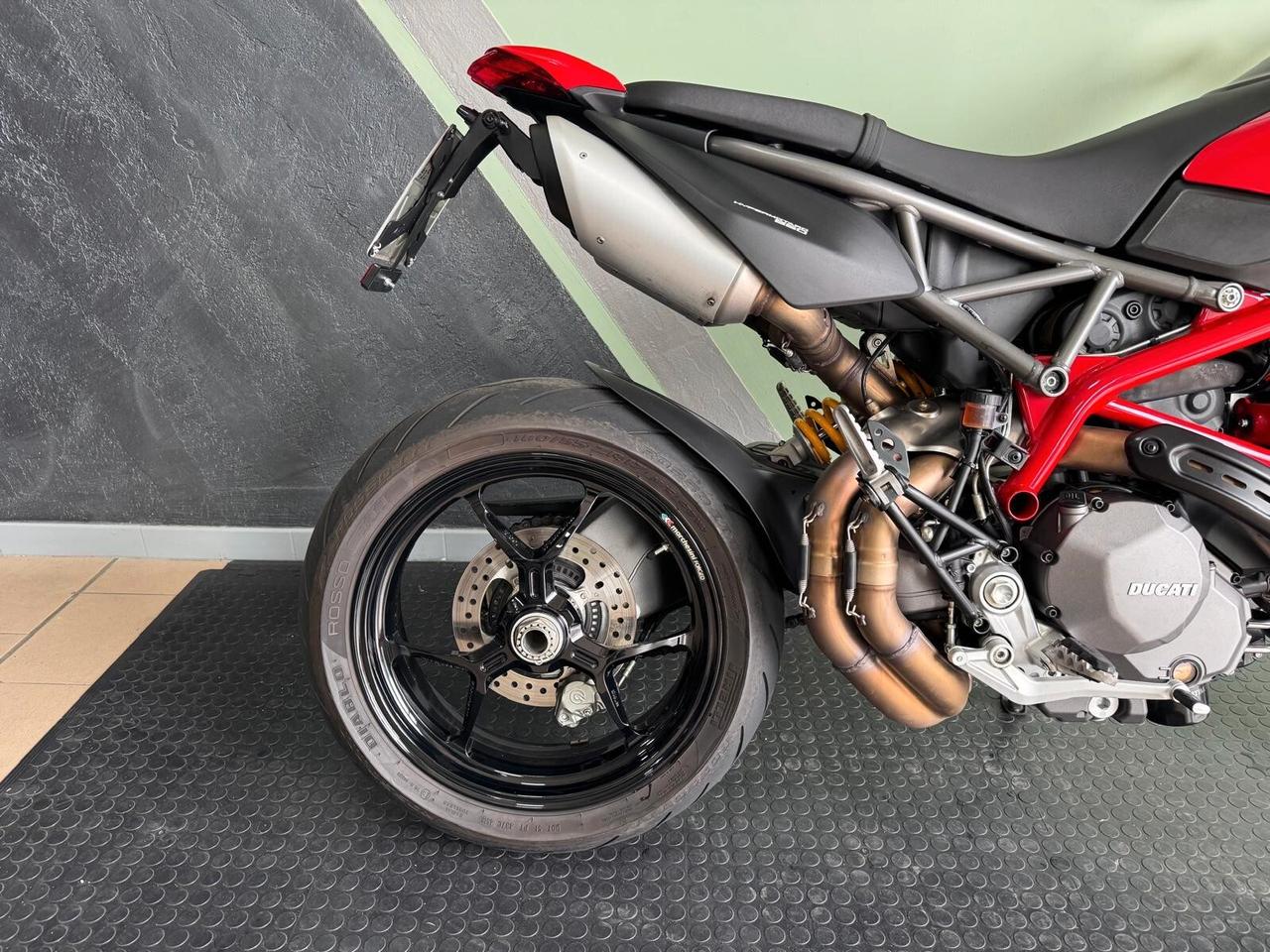 Ducati Hypermotard 950