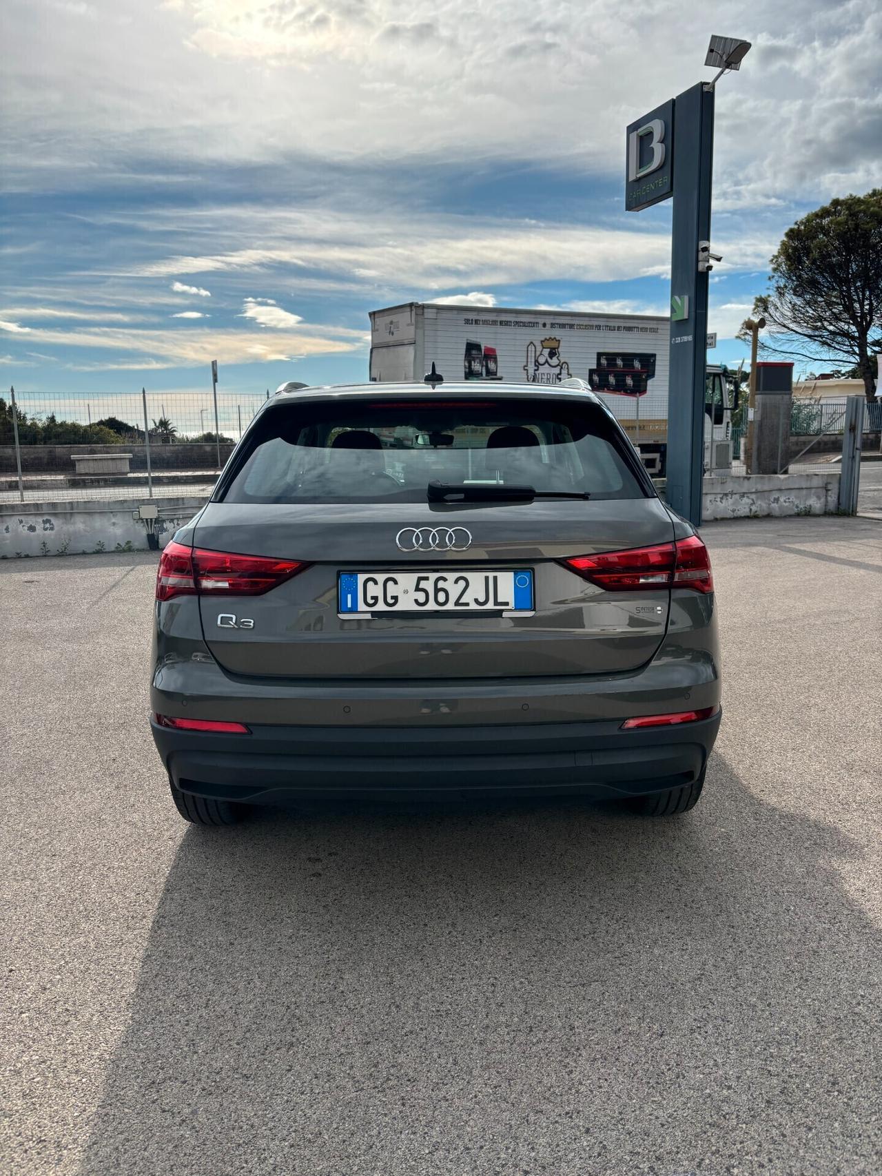 Audi Q3 35 TDI S tronic Business