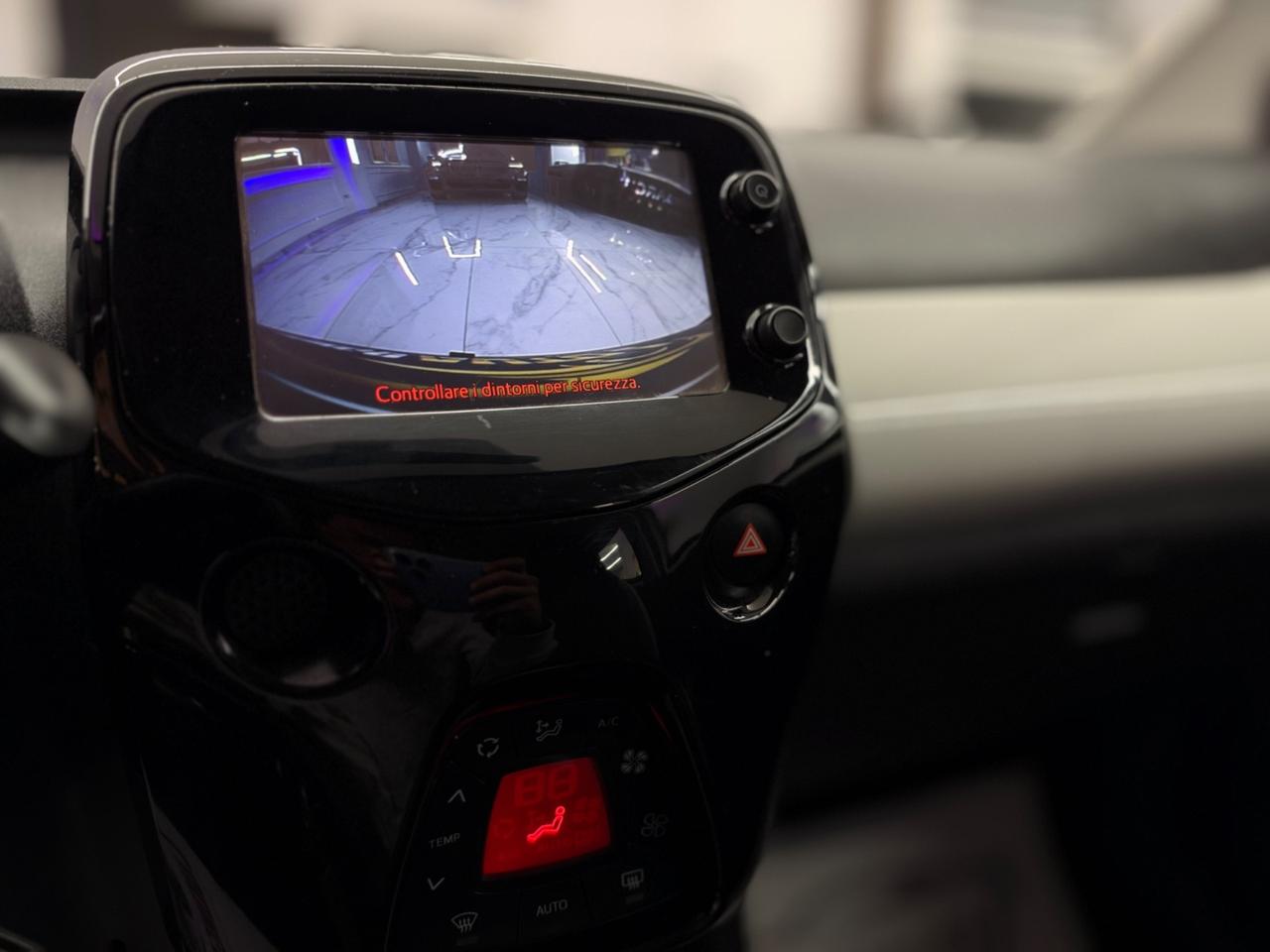 Toyota Aygo 1.0 69CV x-clusiv Full Opt Car-Play