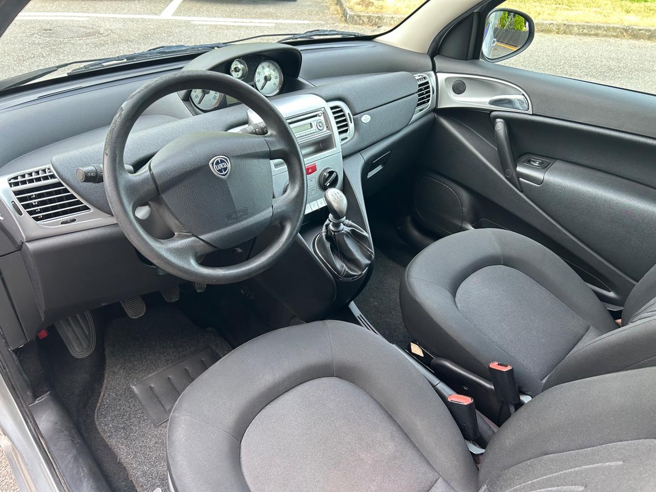 Lancia Ypsilon 1.2 69 CV Platinum * Neo patentati *