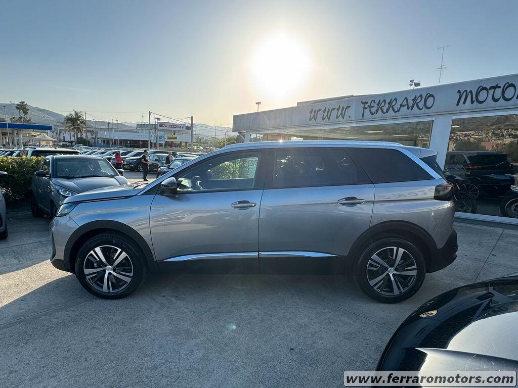 Peugeot 5008 7 posti 1.5 allure 130cv km0 iva esposta