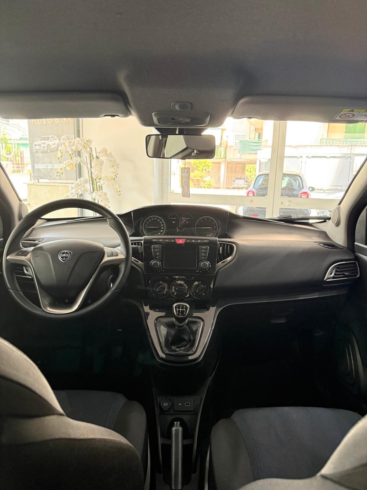 Lancia Ypsilon 1.2 69 CV 5 porte S&S Gold