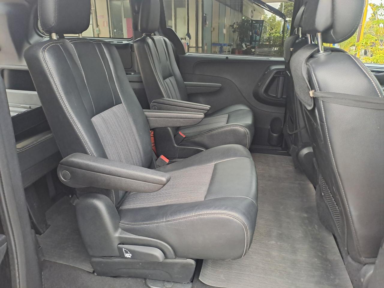 Lancia Voyager 2.8 Turbodiesel S 177 CV