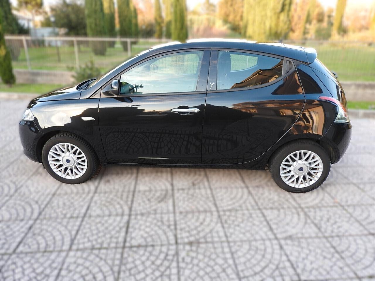 Lancia YPSILON Gold NEOP.