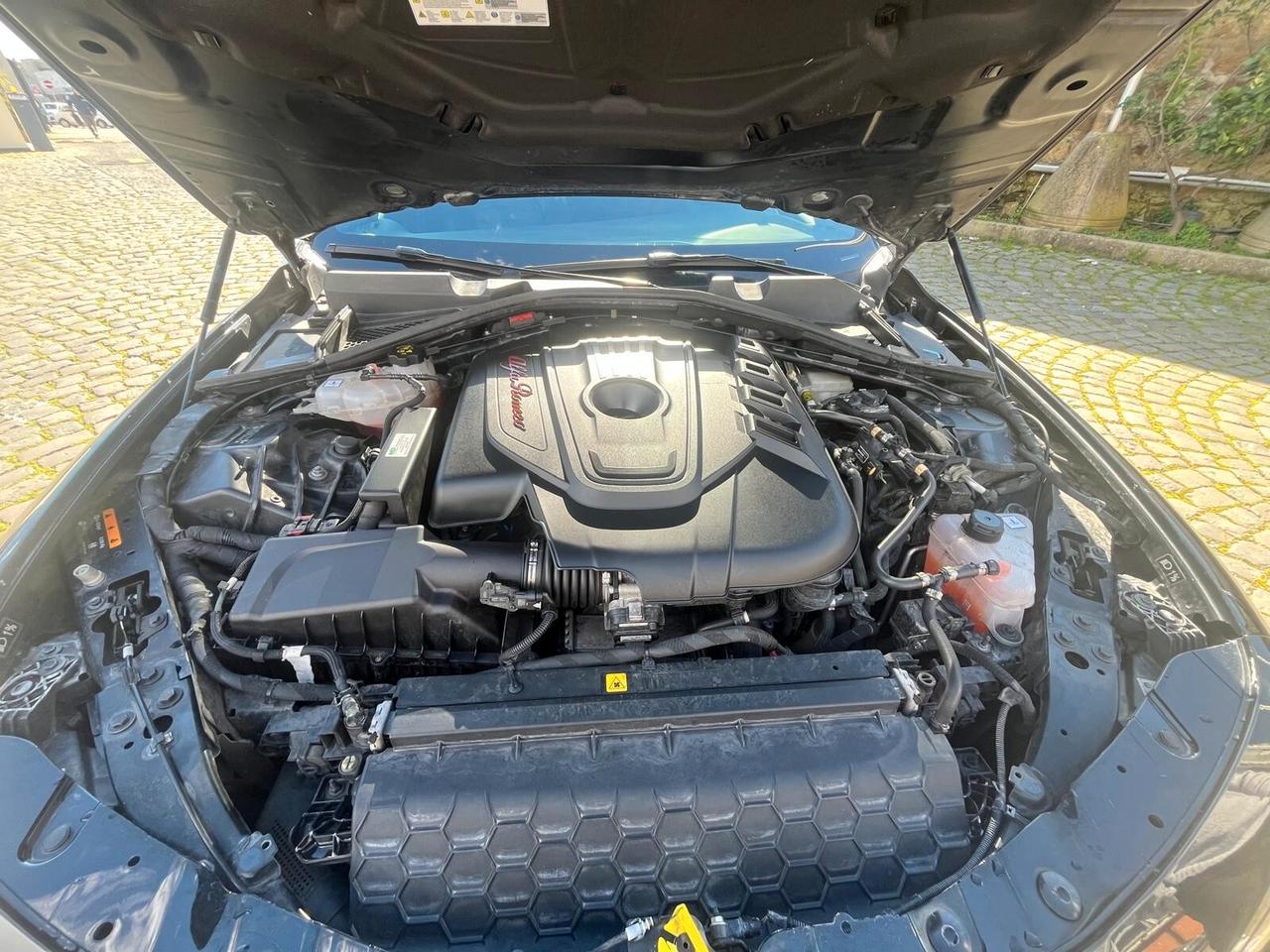 Alfa Romeo Giulia 2.2 Turbodiesel 210 CV AT8 AWD Q4 Veloce