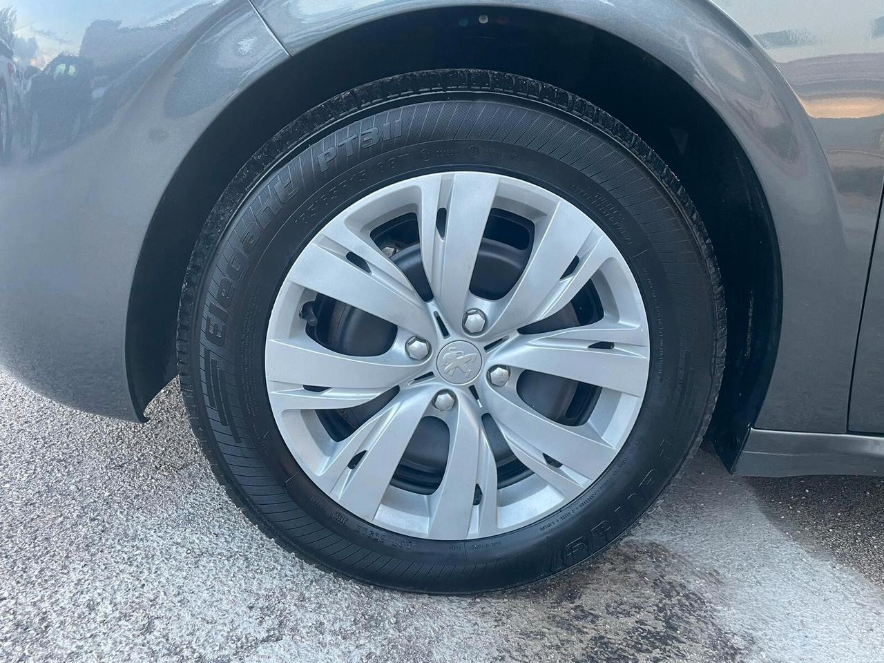 Peugeot 208 1.2 VTi 82 CV 5 porte Access