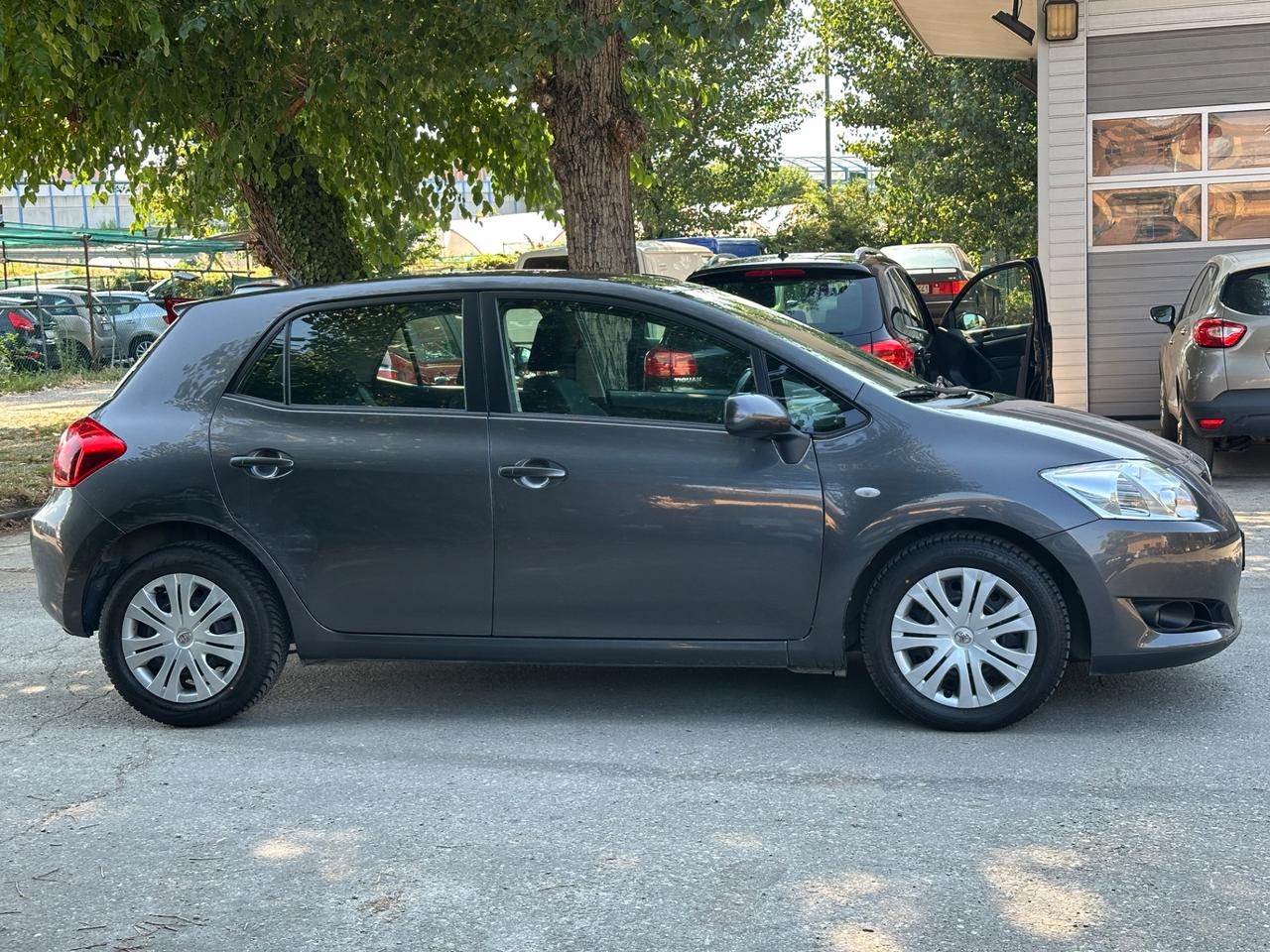 Toyota Auris 1.6 5 porte Soli 150mila km