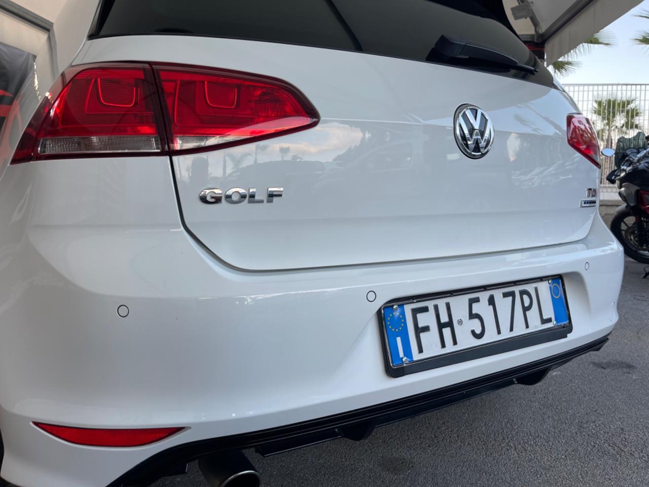 Volkswagen Golf 1.6 TDI R LINE