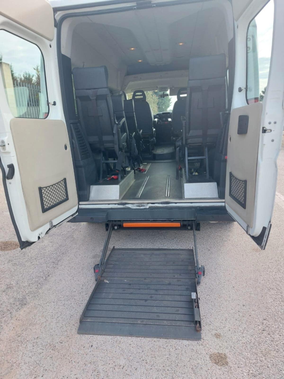 Citroen Jumper ALLESTITO TRASPORTO DISABILI CON PEDANA PARI A NUOVO