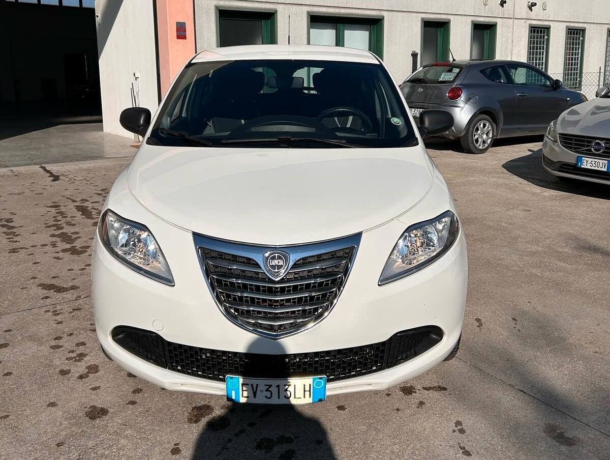 Lancia Ypsilon 1.2 69 CV 5 porte GPL Ecochic Silver