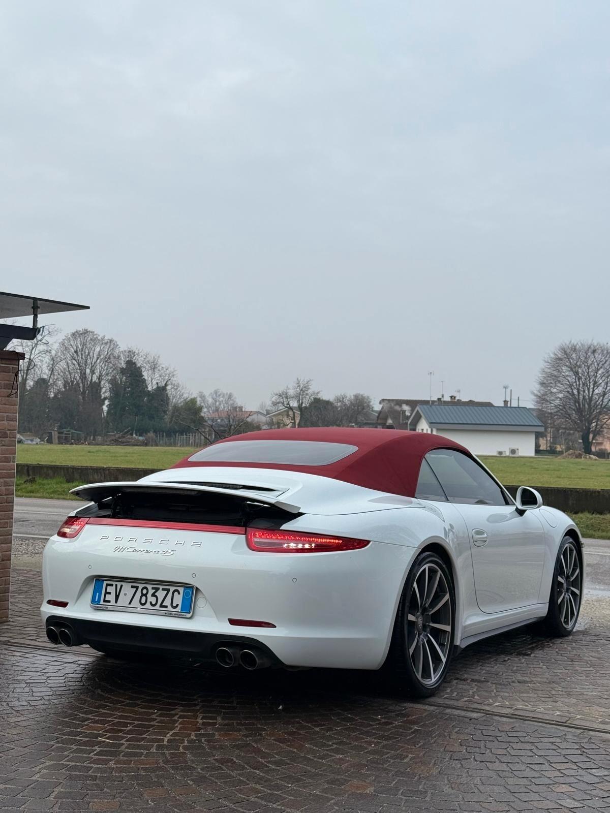 Porsche 911 3.8 Carrera 4S Cabriolet