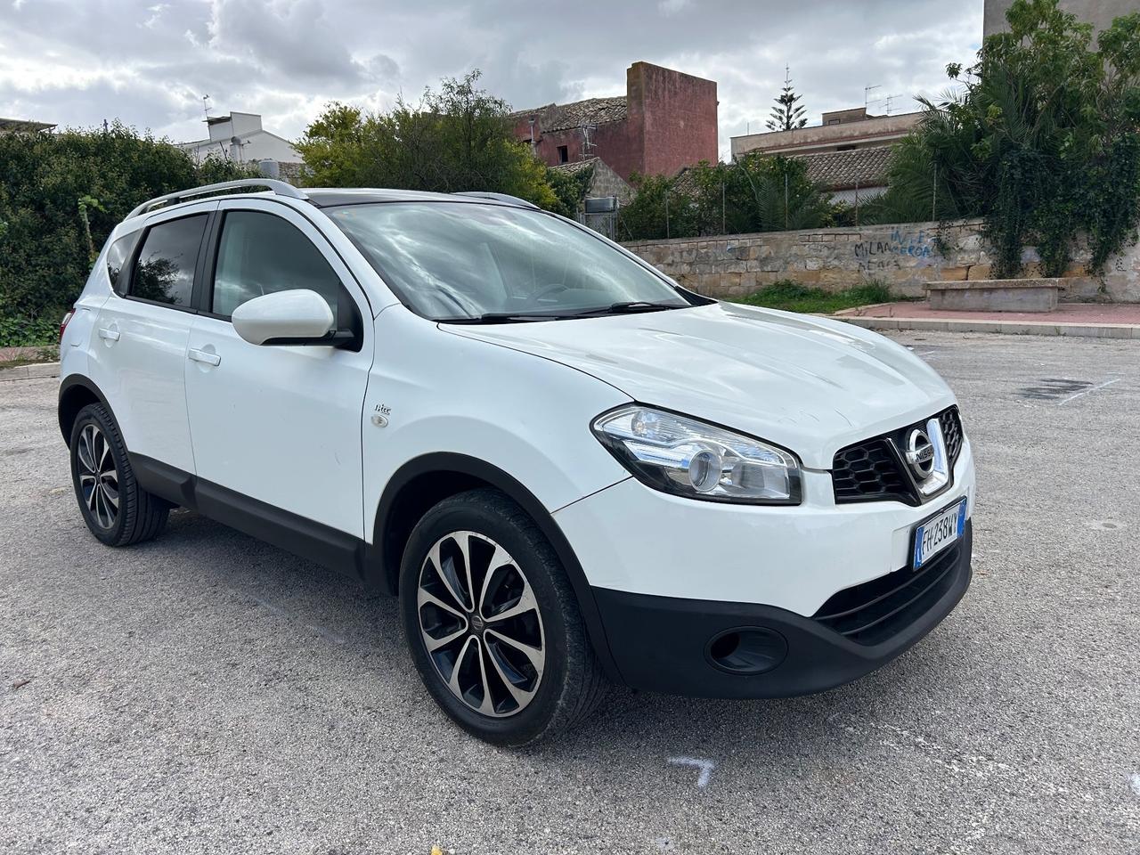 Nissan Qashqai 2.0 dCi DPF Tekna