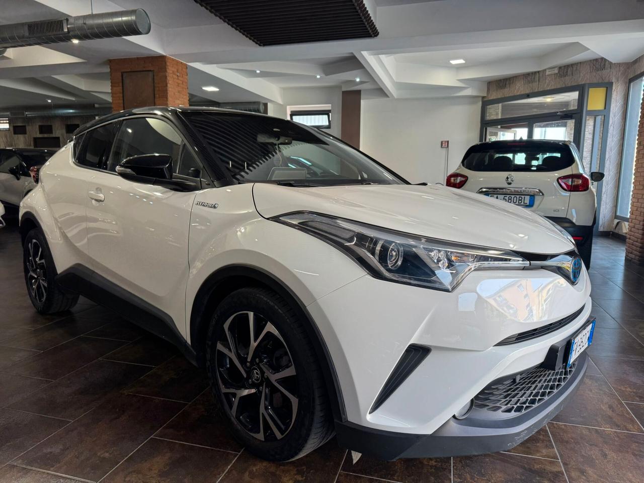 Toyota C-HR 1.8 Hybrid E-CVT Trend