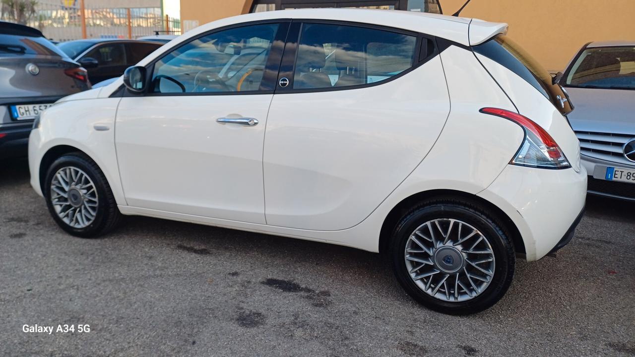 Lancia Ypsilon 1.2 69 CV 5 porte GPL Ecochic Gold