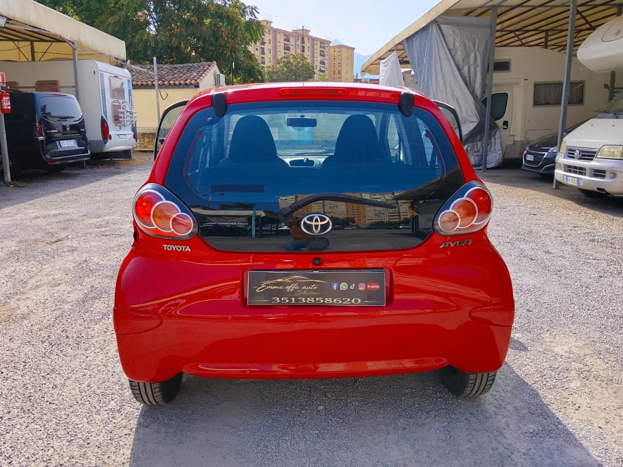 Toyota Aygo 1.0 km 75.000 unipro 2010 Leggi