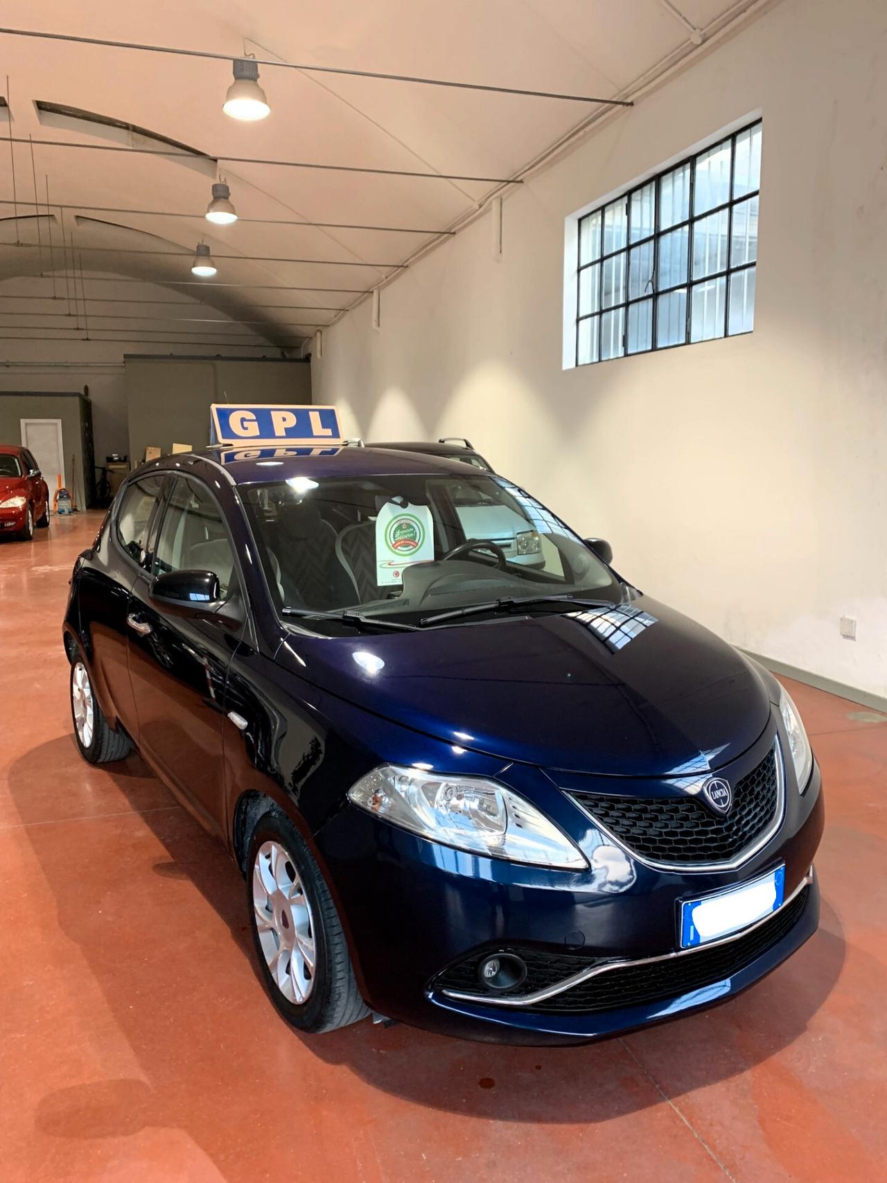 Lancia Ypsilon 1.2 69 CV 5 porte GPL Ecochic Gold-unico proprietario-