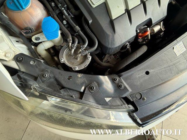 VOLKSWAGEN Golf 2.0 TDI 140CV DPF 4m. 5p. Highline SINISTRATA