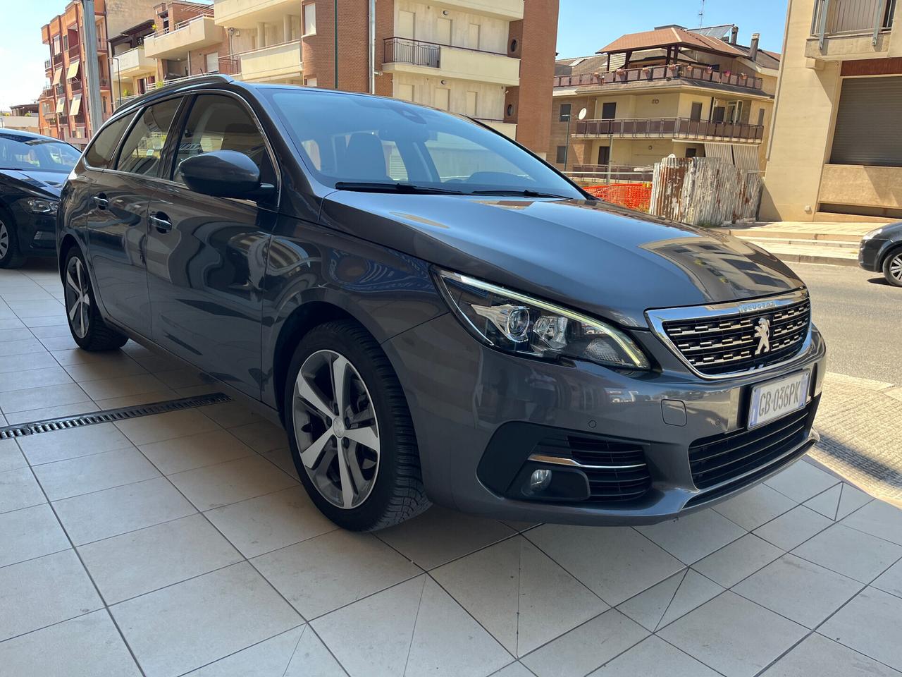 Peugeot 308 BlueHDi 130 S&S SW Allure