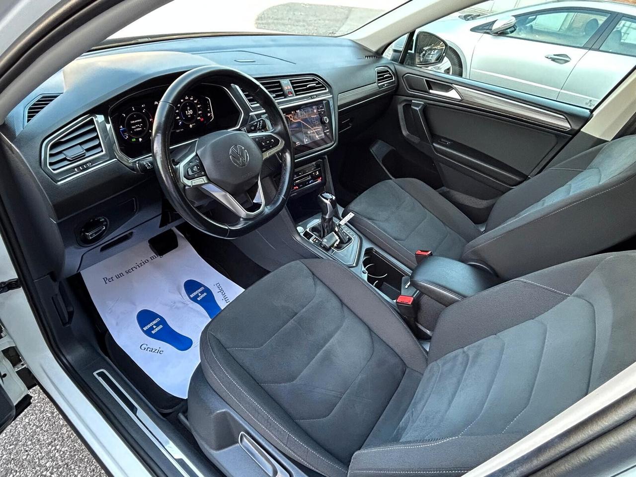 Volkswagen Tiguan 2.0 TDI 150cv SCR DSG TETTO PANORAMICO