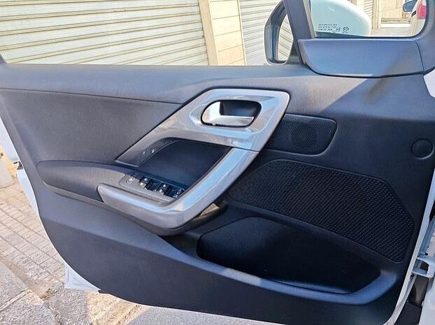 PEUGEOT 2008 1.6 HDI 100 cv - 2016