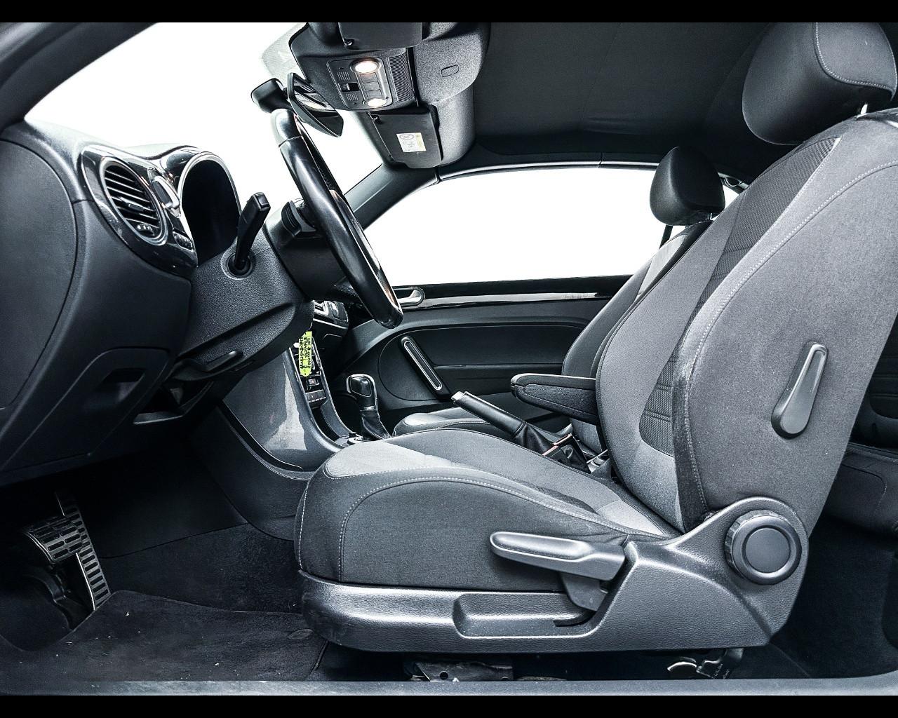 VOLKSWAGEN Maggiolino Cabrio 2.0 TDI DSG 150 CV R-LINE