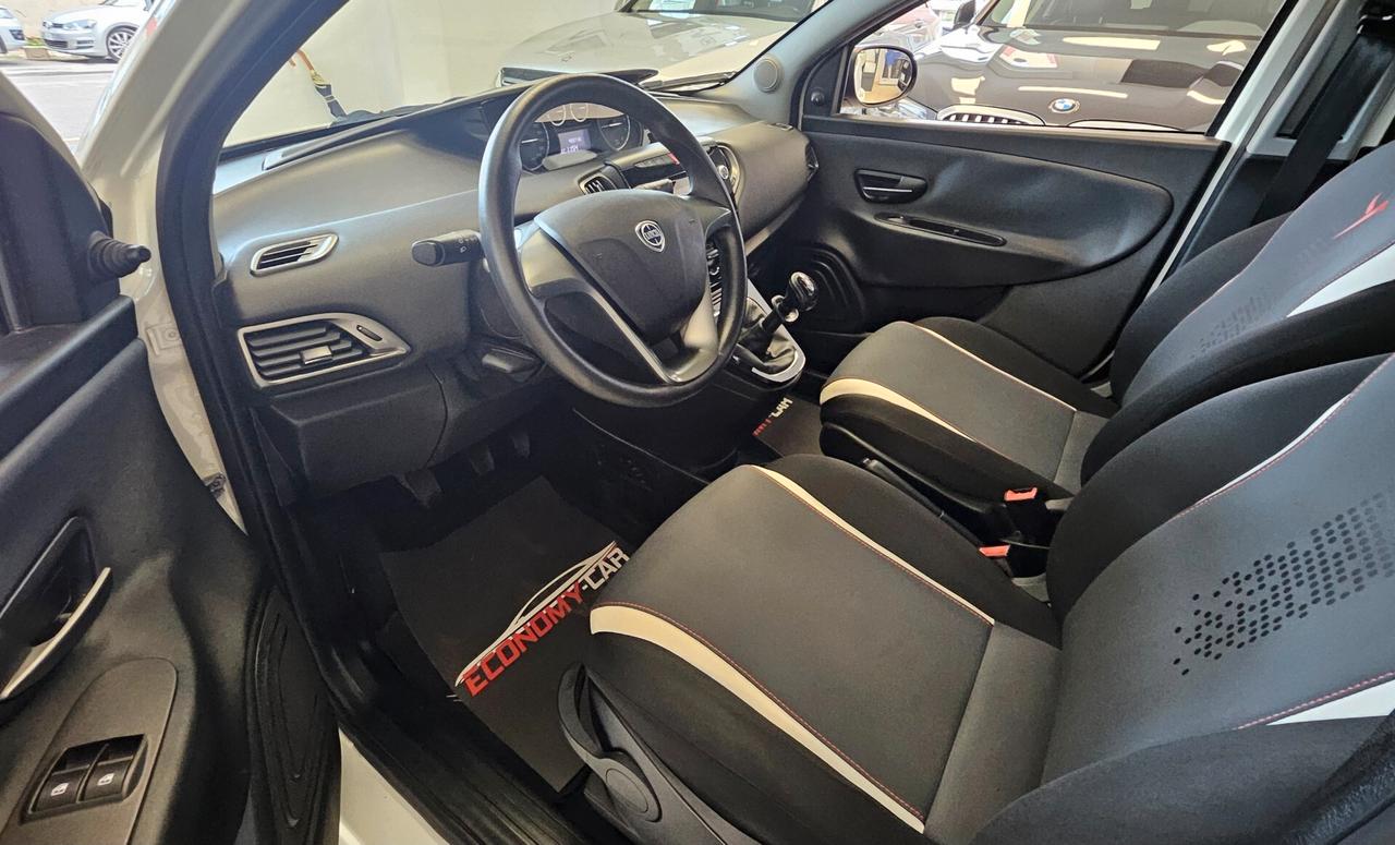 Lancia Ypsilon 1.2 69 CV 5 porte S&S Silver KM 45.000