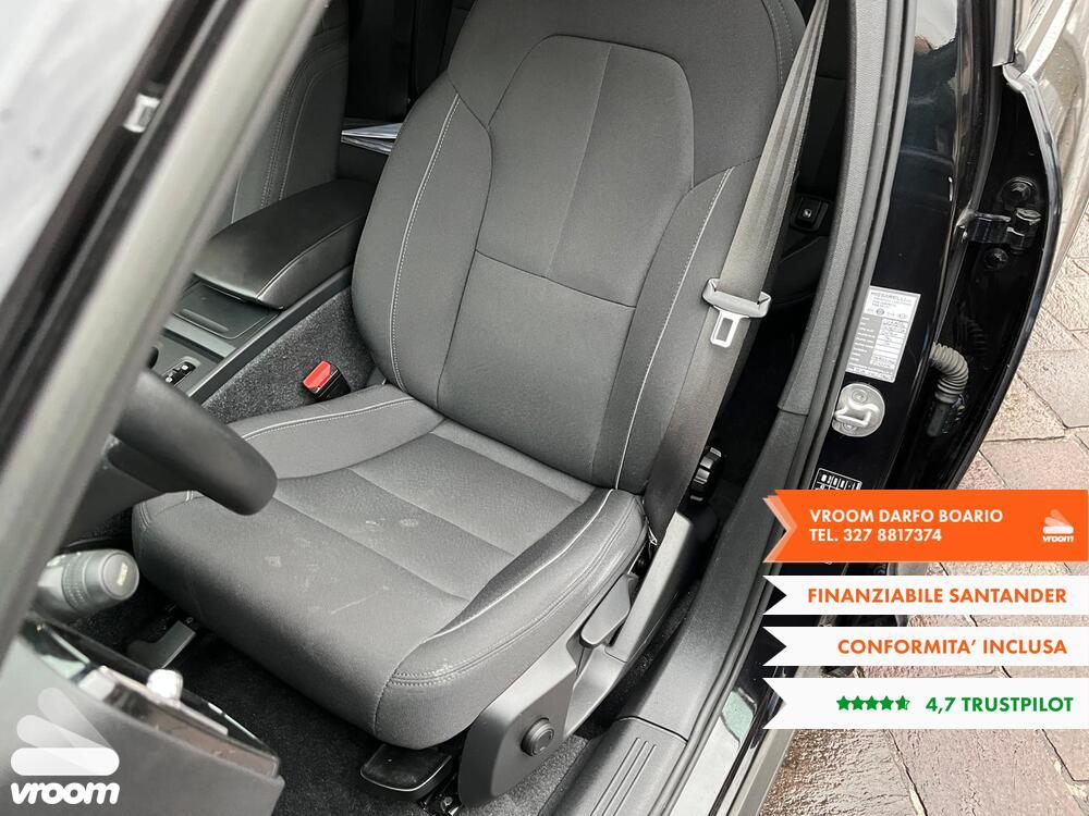 VOLVO XC40 (2017-->) XC40 T2 Geartronic Momentum