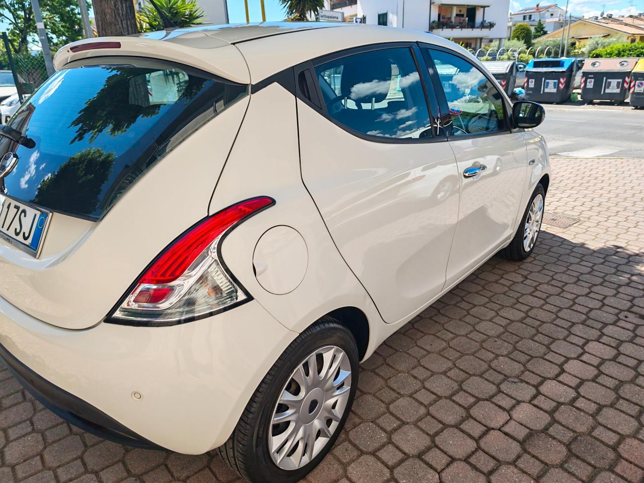 Lancia Ypsilon 1.2 69 CV 5 porte Elefantino