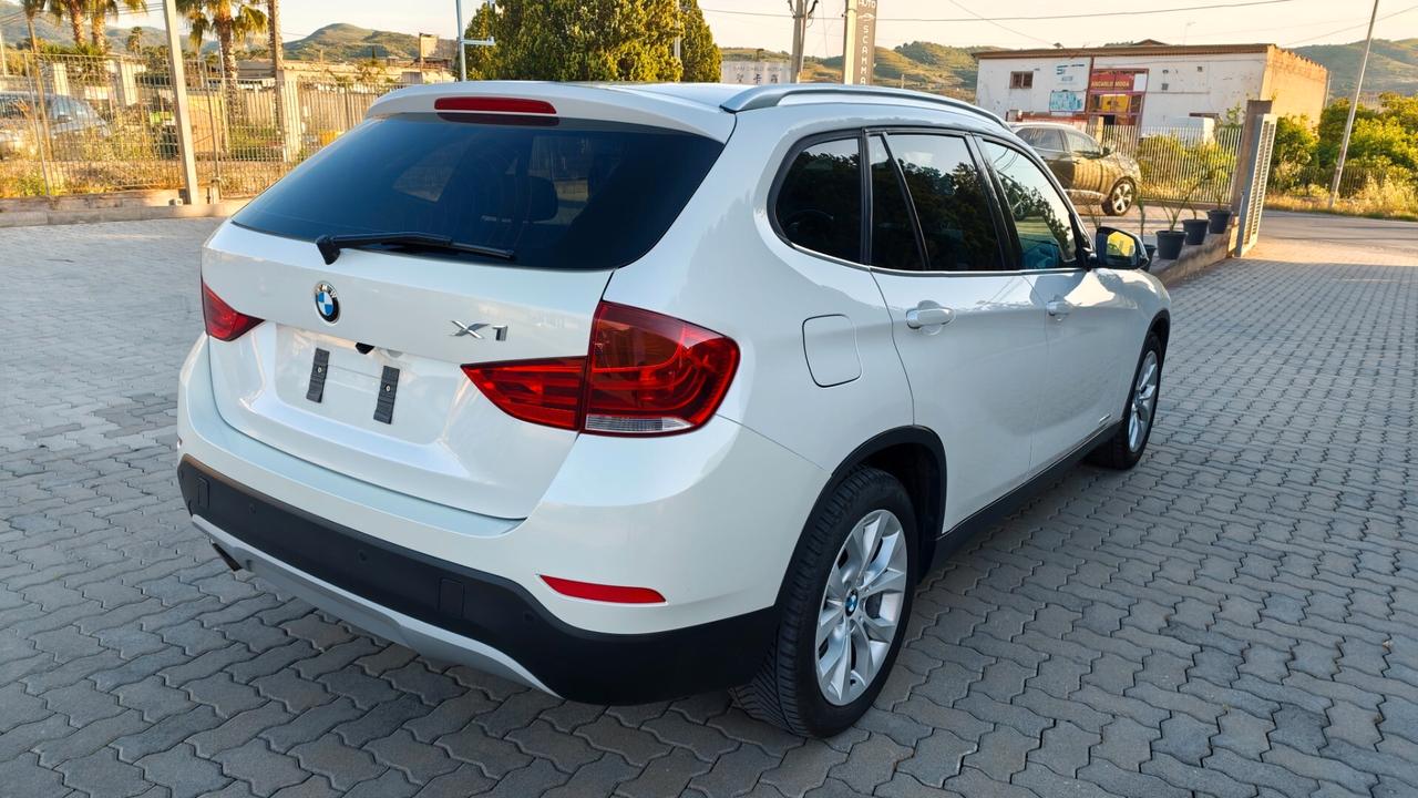 Bmw X1 sDrive18d X Line