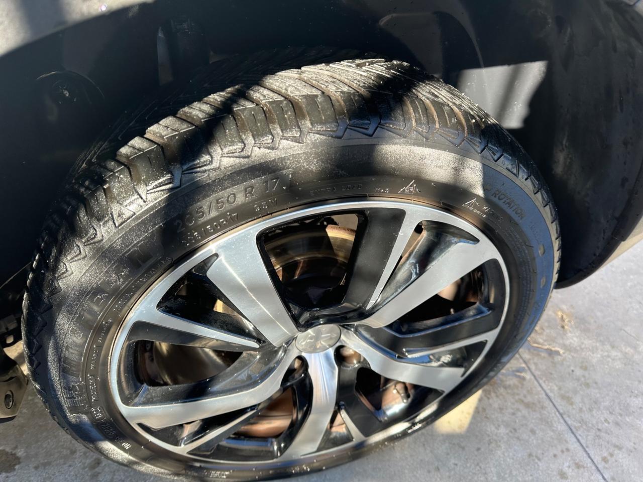 Peugeot 2008 BlueHDi 100 Allure