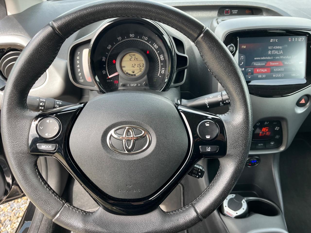 Toyota Aygo Connect 1.0 VVT-i 72 CV 5 porte x-clusiv