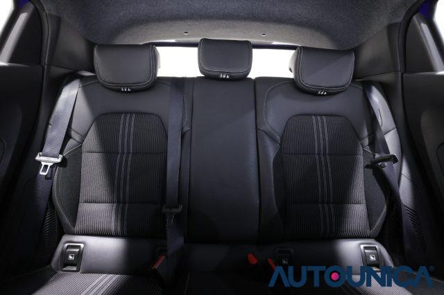 RENAULT Clio FULL HYBRID E-TECH 145 CV 5 PORTE ENGINEERED