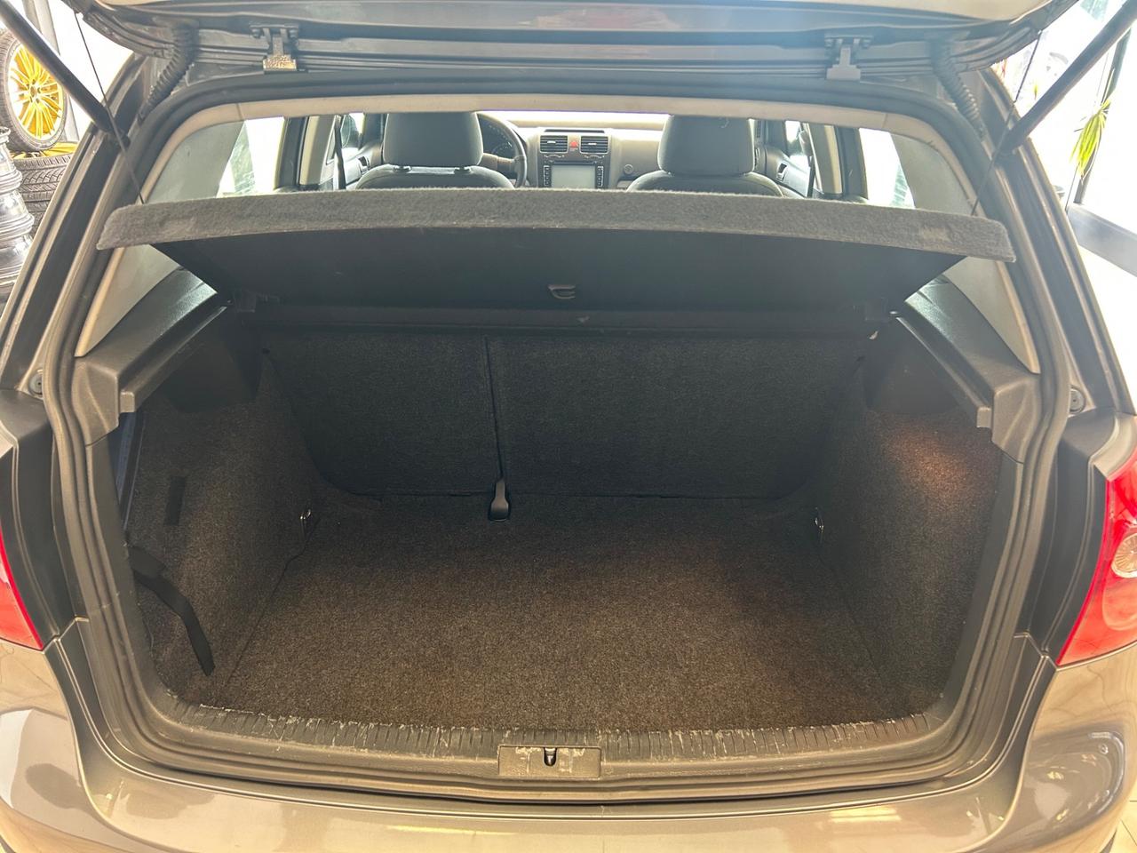 Volkswagen Golf 5 1.9 TDI 105cv 182.000 KM