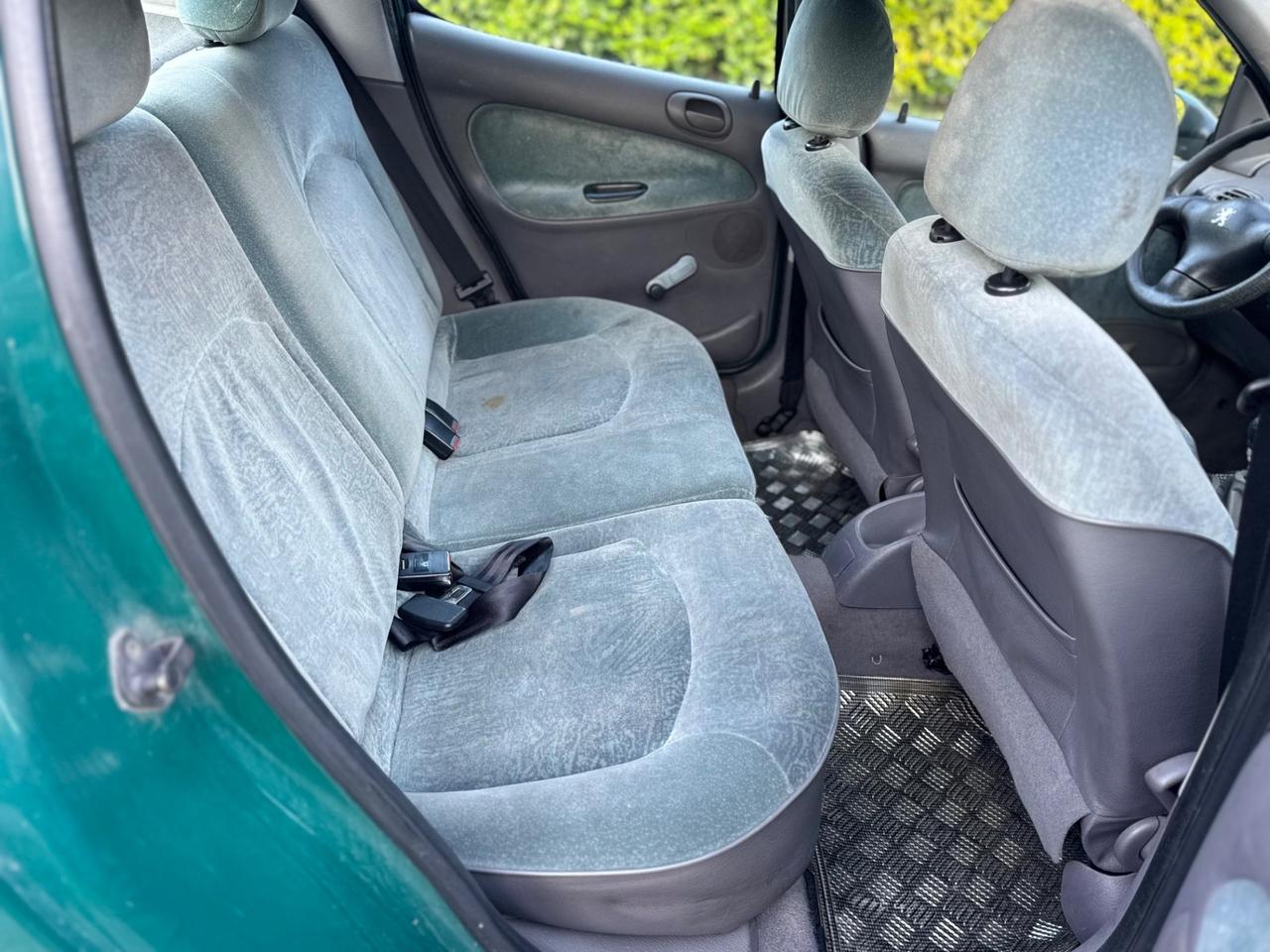 Peugeot 206 benzina con soli 110,000km
