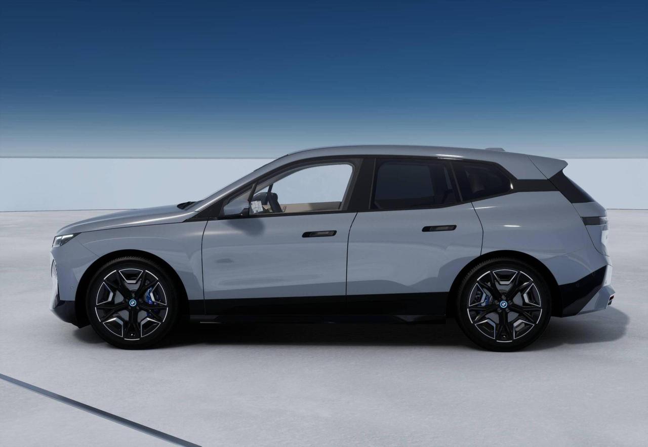 BMW iX xDrive50 Pacchetto Sportivo