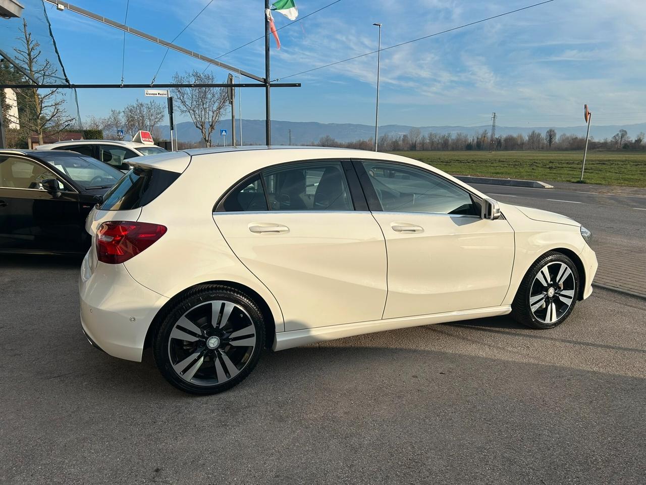 MERCEDES-BENZ A200d 136CV Sport Auto my16