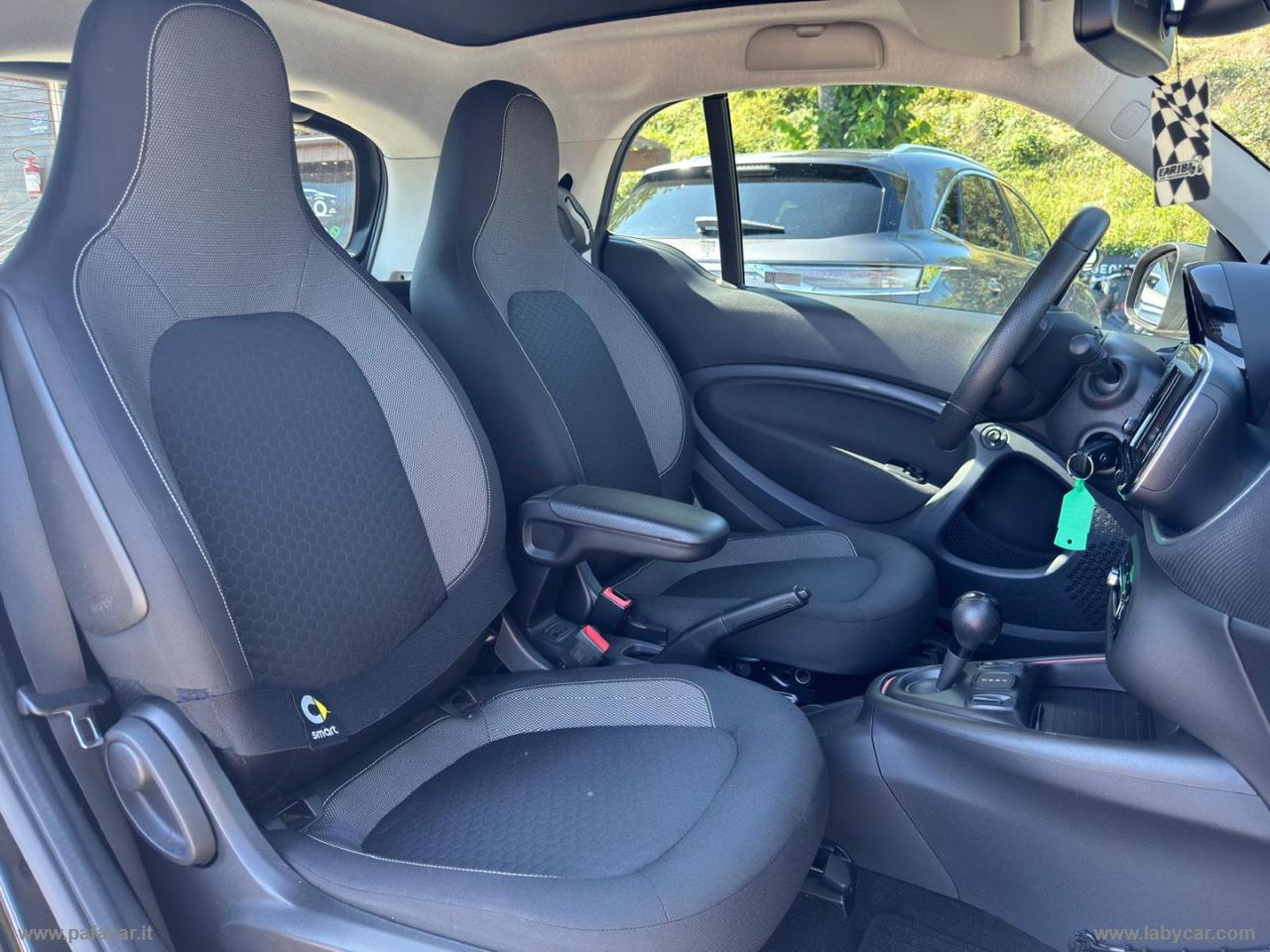 SMART fortwo EQ Parisblue