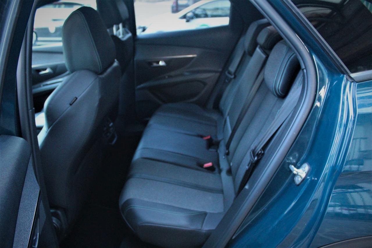Peugeot 3008 BlueHDi 130 S&S EAT8 Allure Pack 71.000 km
