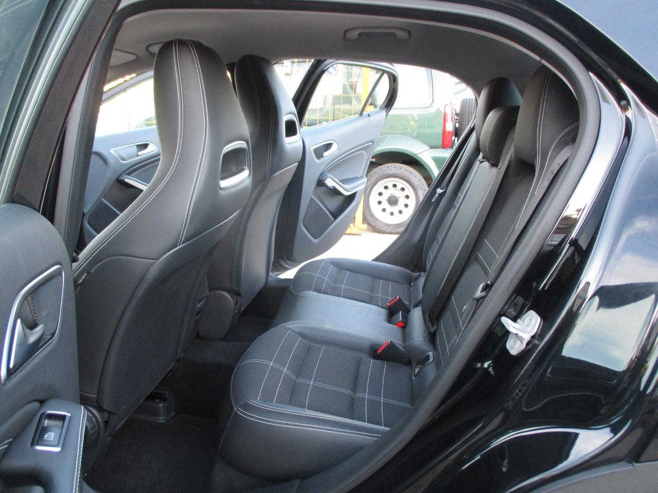 Mercedes-benz GLA 200 d Automatic PARI AL NUOVO