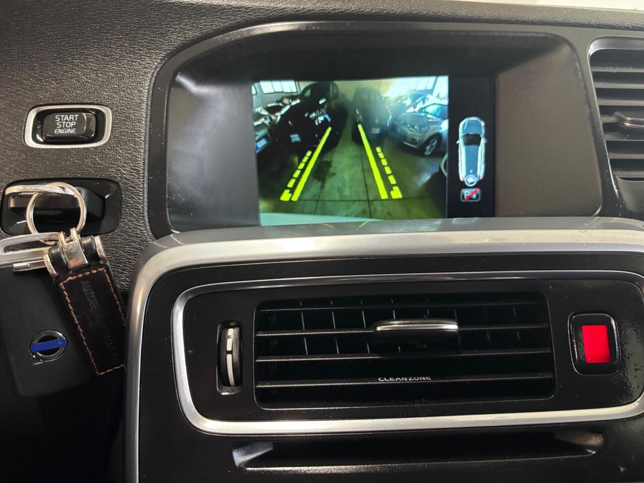 Volvo V60 Cross Country D3 Geartronic Summum