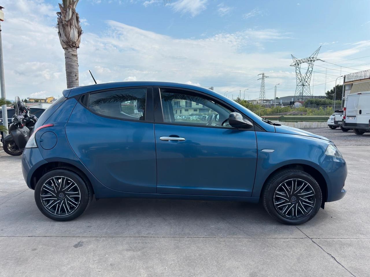 Lancia Ypsilon Y Gold 1.0 FireFly 70cv S&S Hybrid 2022